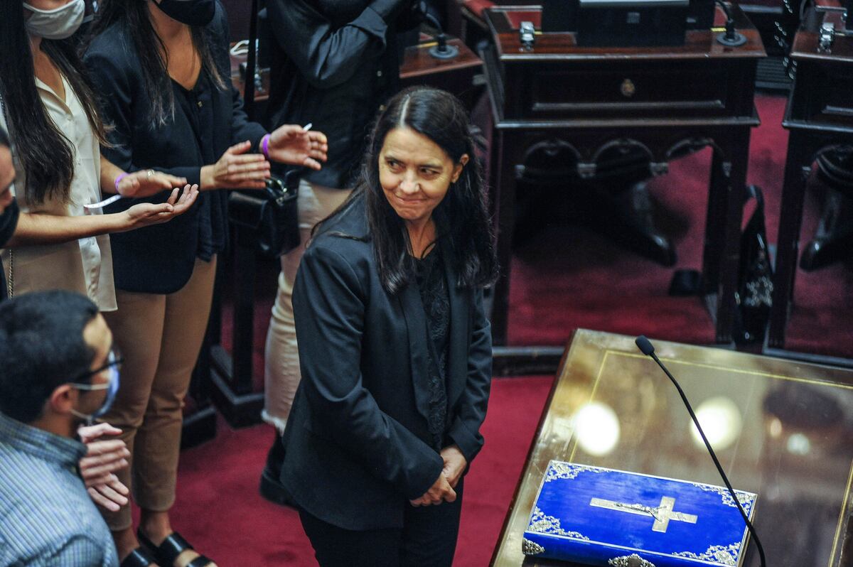 Carmen Alvarez Rivero durante la jura a Senadora de Cordoba . (Federico Lopez claro)