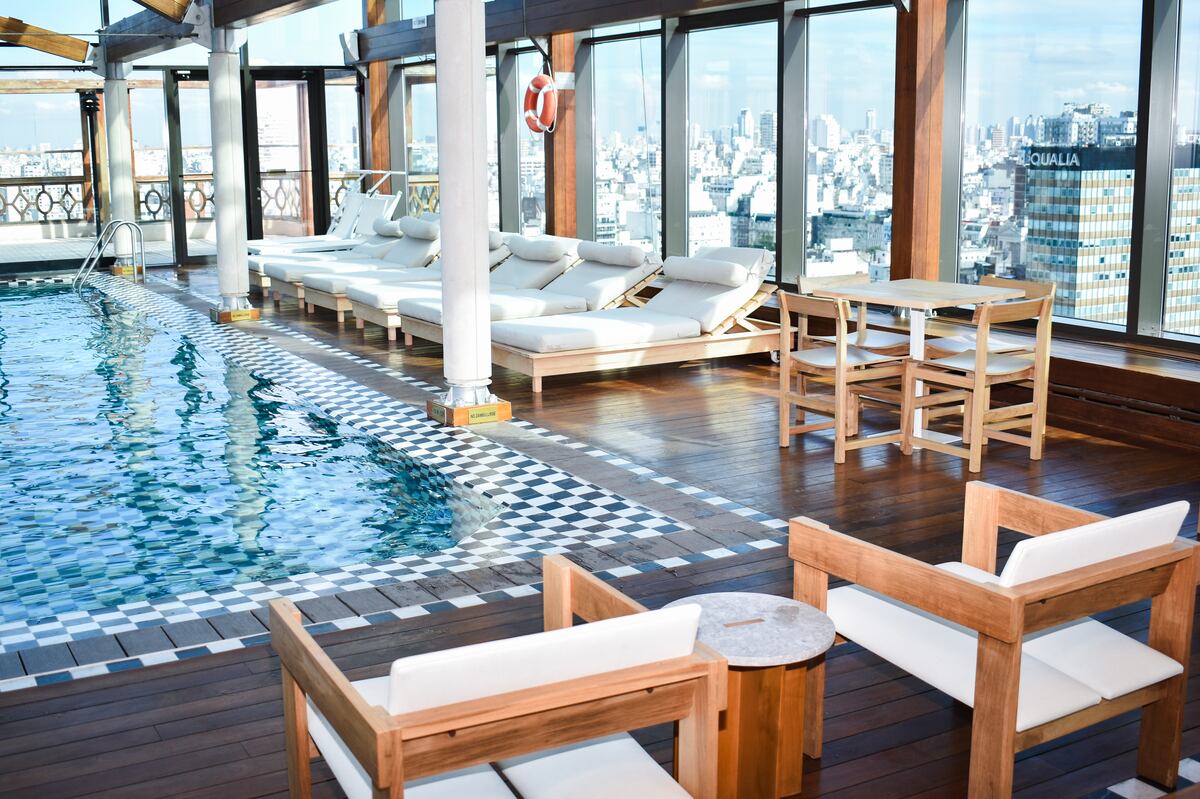 Invierno en Buenos aires junto al Hotel Marriot.