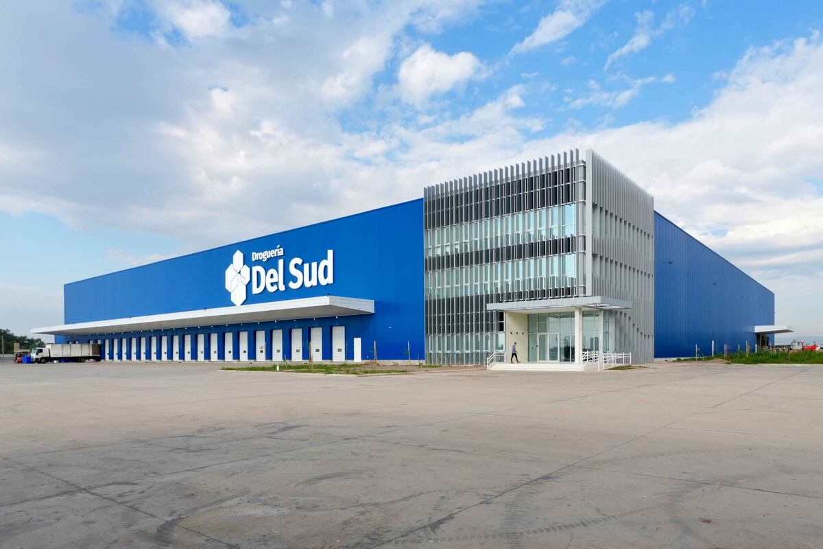 La firma ejecutó 16.500 metros cuadrados de depósito comercial, obra civil e instalaciones en Estación Juárez Celman.