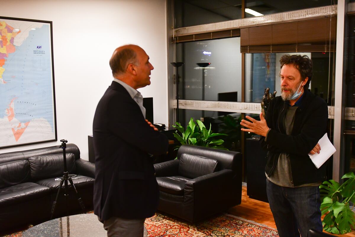 Guillermo Carmona en la sede de la Cancillería durante una entrevista por el especial Malvinas. Foto Federico López Claro.