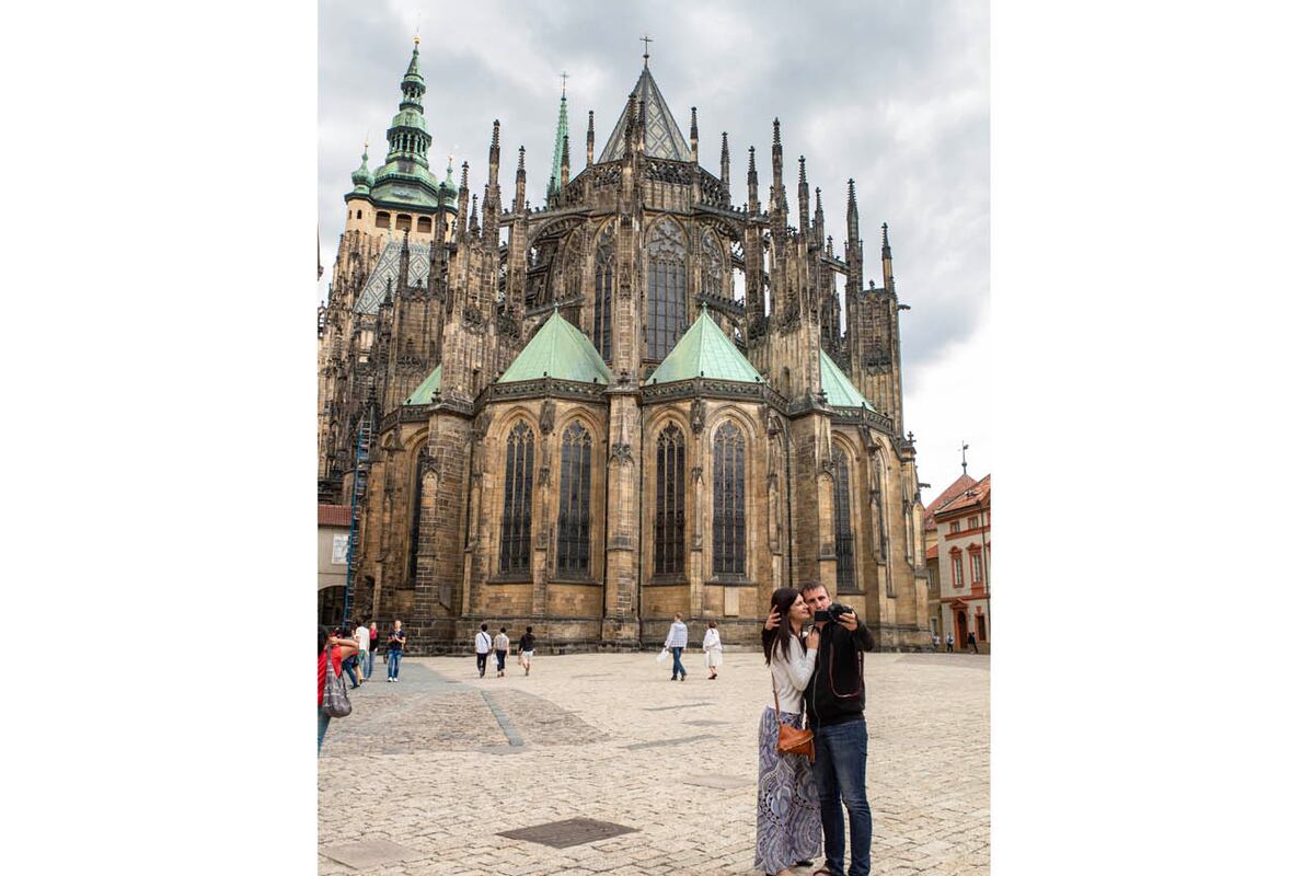 Gótica. La Catedral de San Vito data de 1344 y es parte del Castillo de Praga.