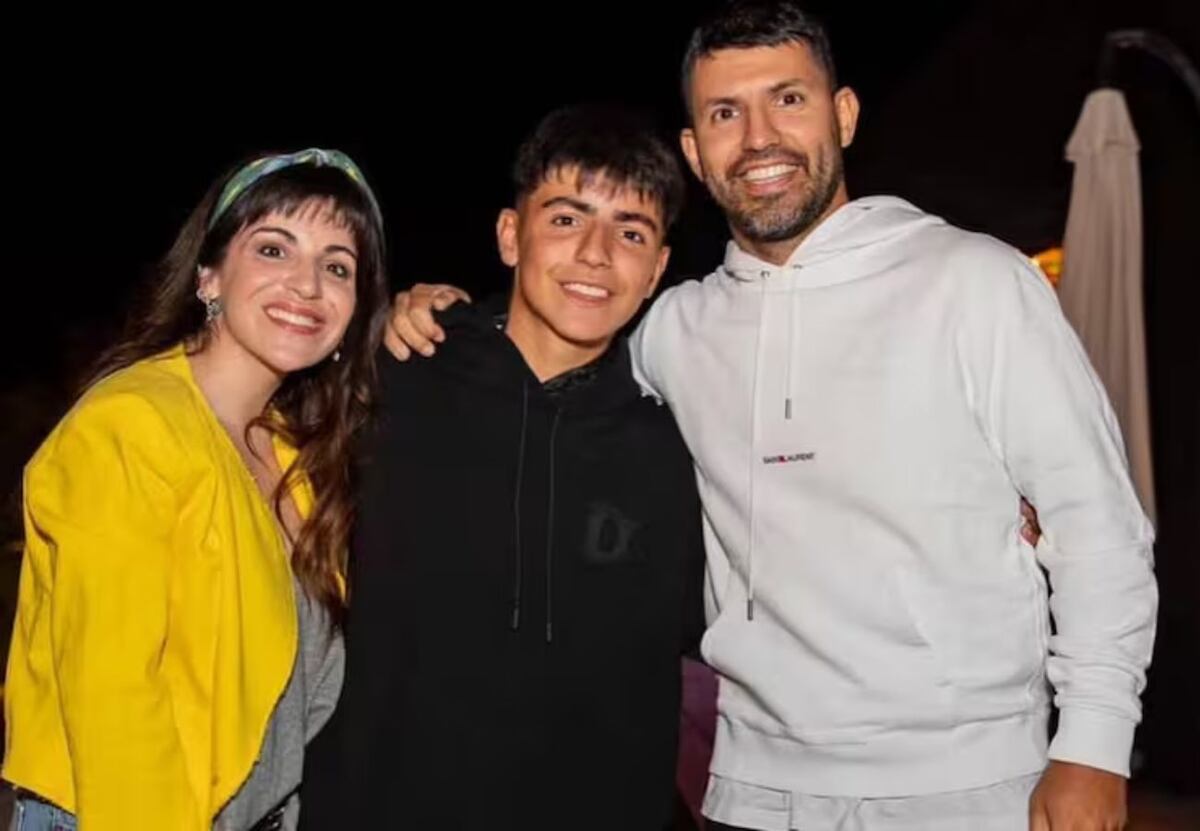 Benja Agüero, junto a sus padres.