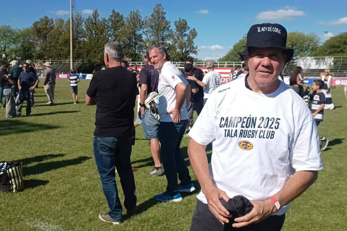 Horacio Ambrosio, head coach de Tala RC, tras haberse consagrado campeón del Top 10 A. (La Voz)