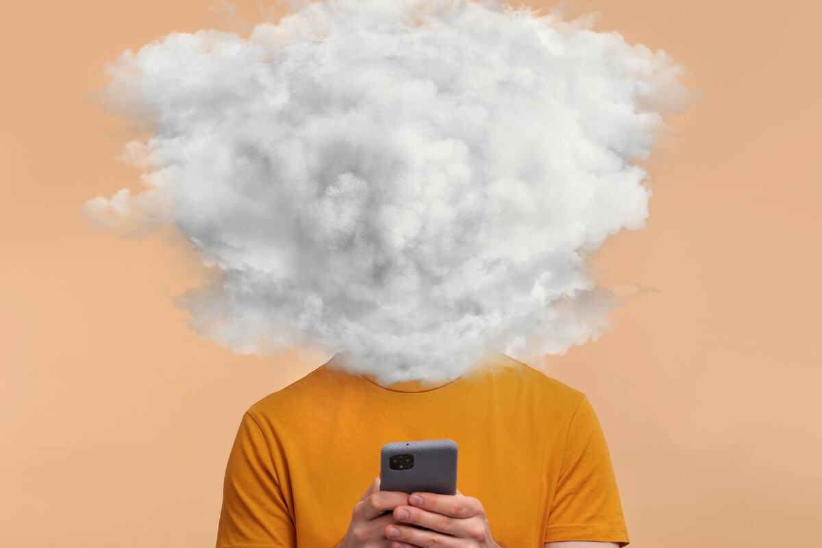 El auge del detox digital refleja el cansancio colectivo frente al exceso de estímulos online y la búsqueda de un equilibrio más saludable con la tecnología. (Freepik)