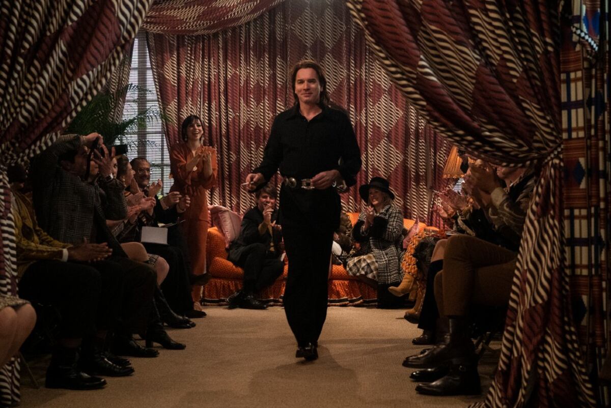 Ewan McGregor en "Halston". (Netflix)
