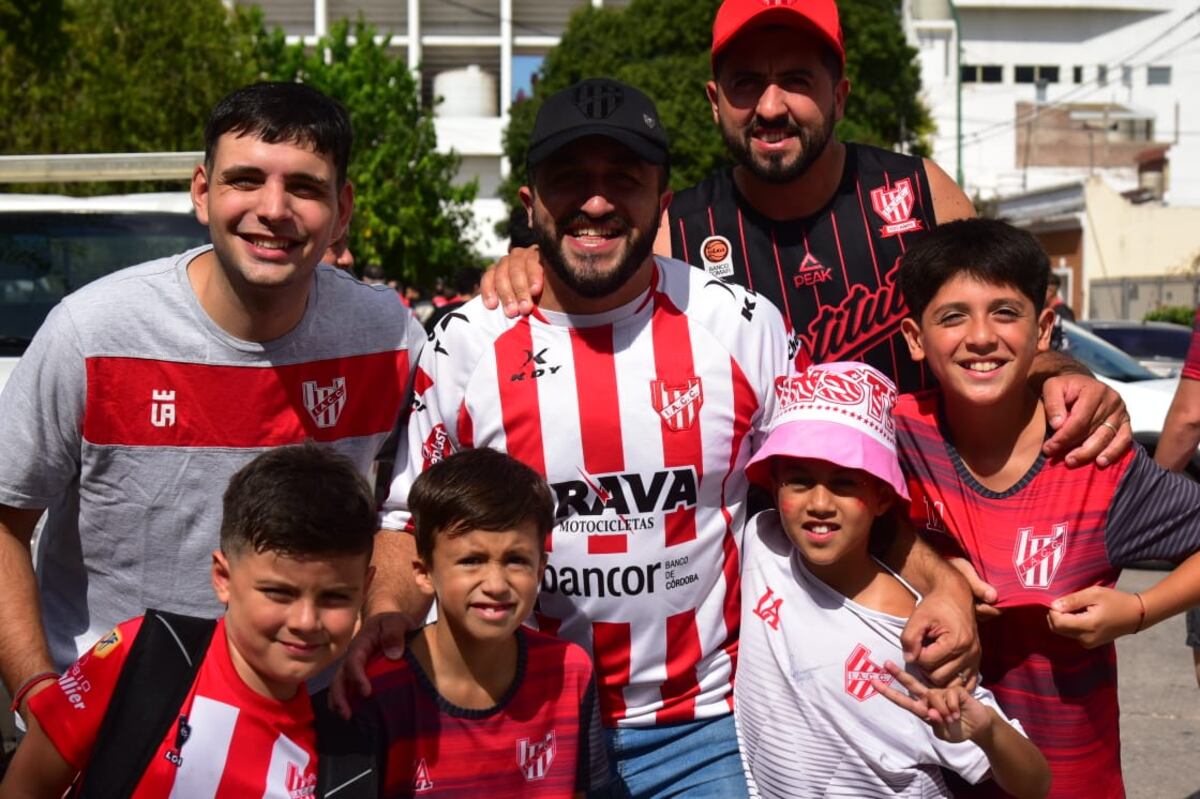 Cara 'e Cancha de Instituto en la previa del partido con Independiente en Alta Córdoba. (Ramiro Pereyra / La Voz)