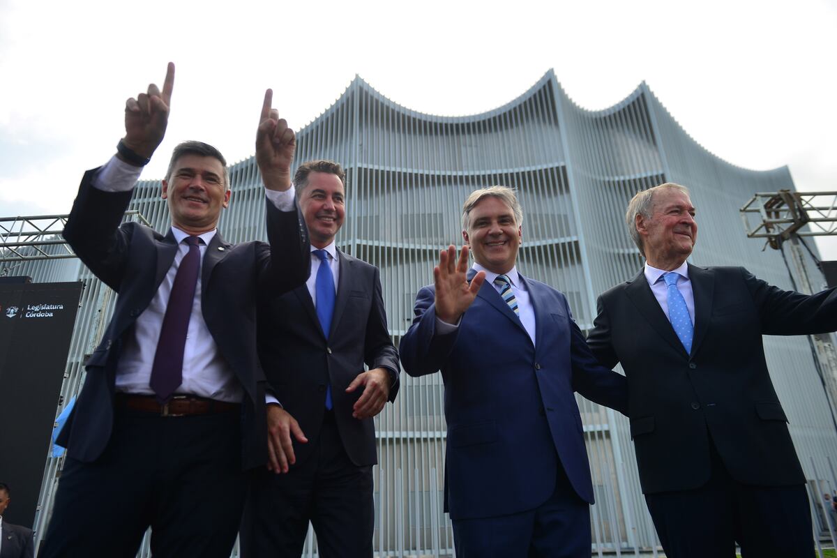 Oficialismo. Daniel Passerini; el jefe de campaña provincial, Manuel Calvo; Martín Llaryora y el gobernador Juan Schiaretti, los protagonistas de campaña de Hacemos Unidos por Córdoba. (Nicolás Bravo / Archivo)