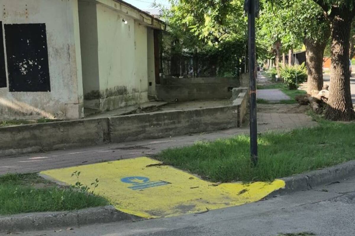 Figueroa y otras personas de la organización realizaron rampas en sus barrios. (Gentileza)