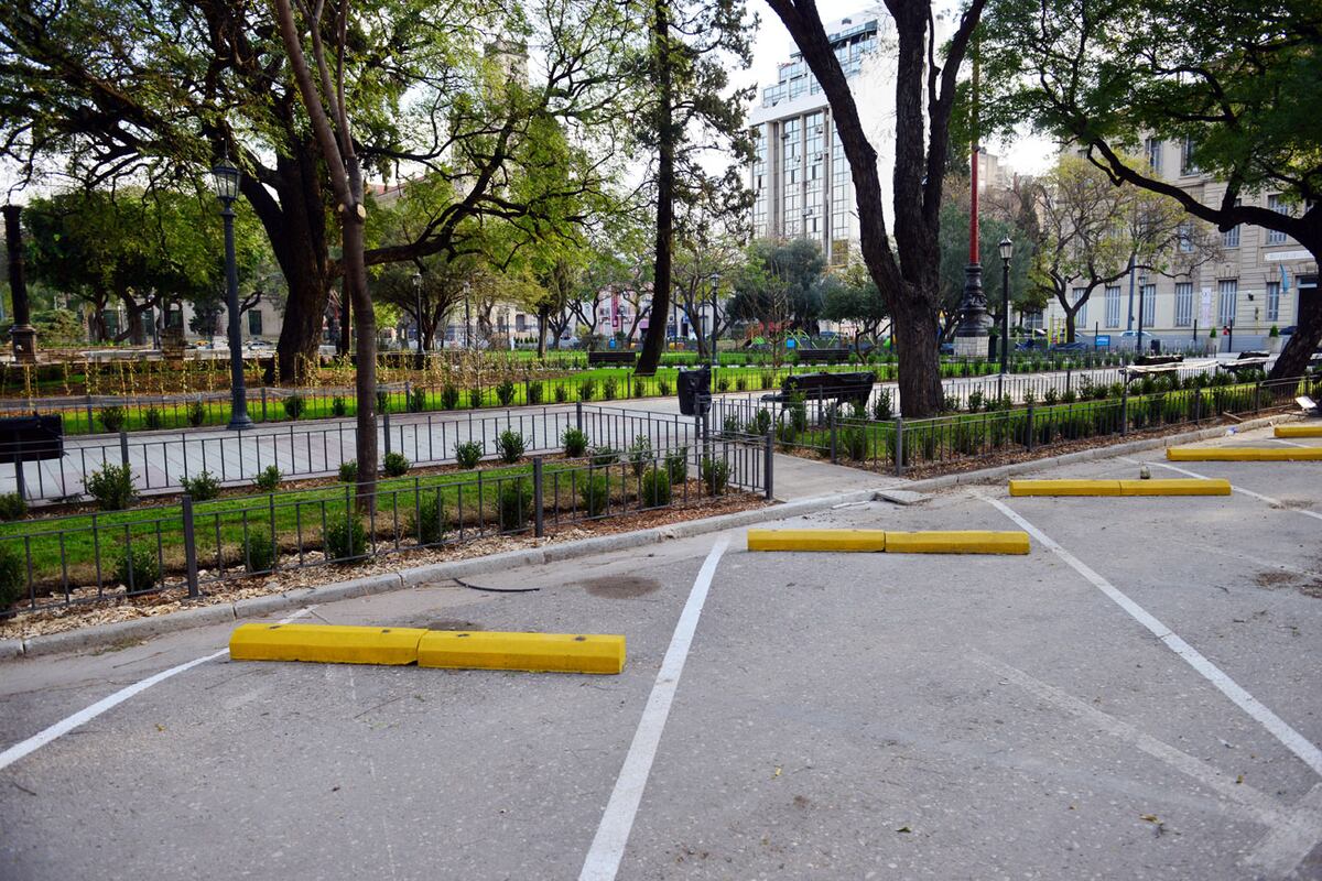 Las reformas de la Plaza Colón ya están casi listas para su inauguración. (Nicolás Bravo / La Voz)