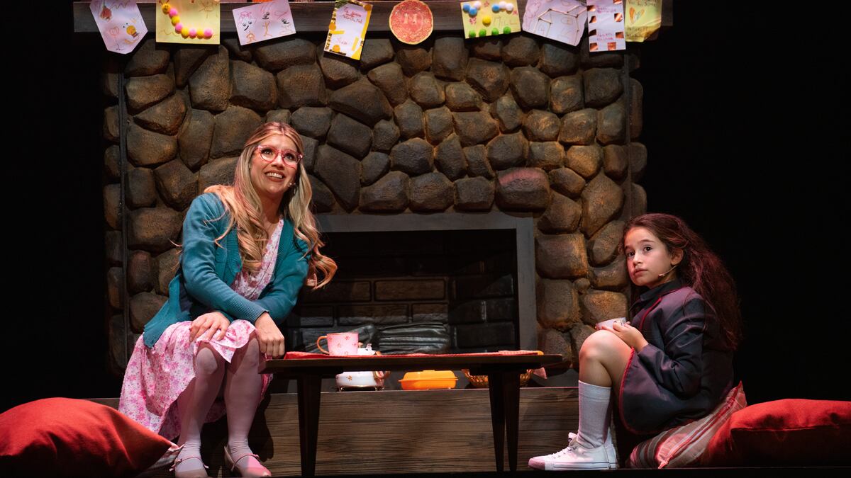 Laurita Fernández como Señorita Miel en Matilda, el musical. (Foto: Prensa Matilda, el musical)