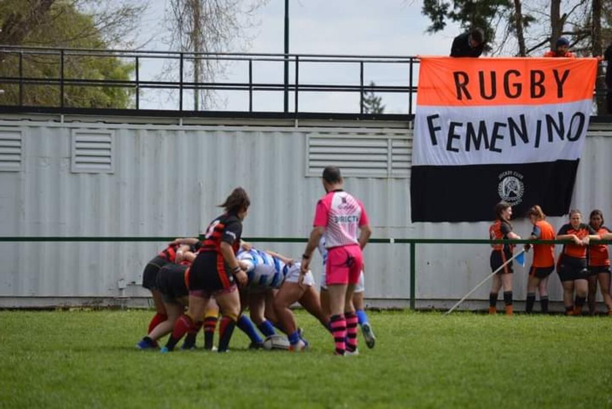 Domingo de finales de rugby femenino, categoría juveniles y mayores, en Jockey de Villa María. (Gentileza Mara Dominguez)