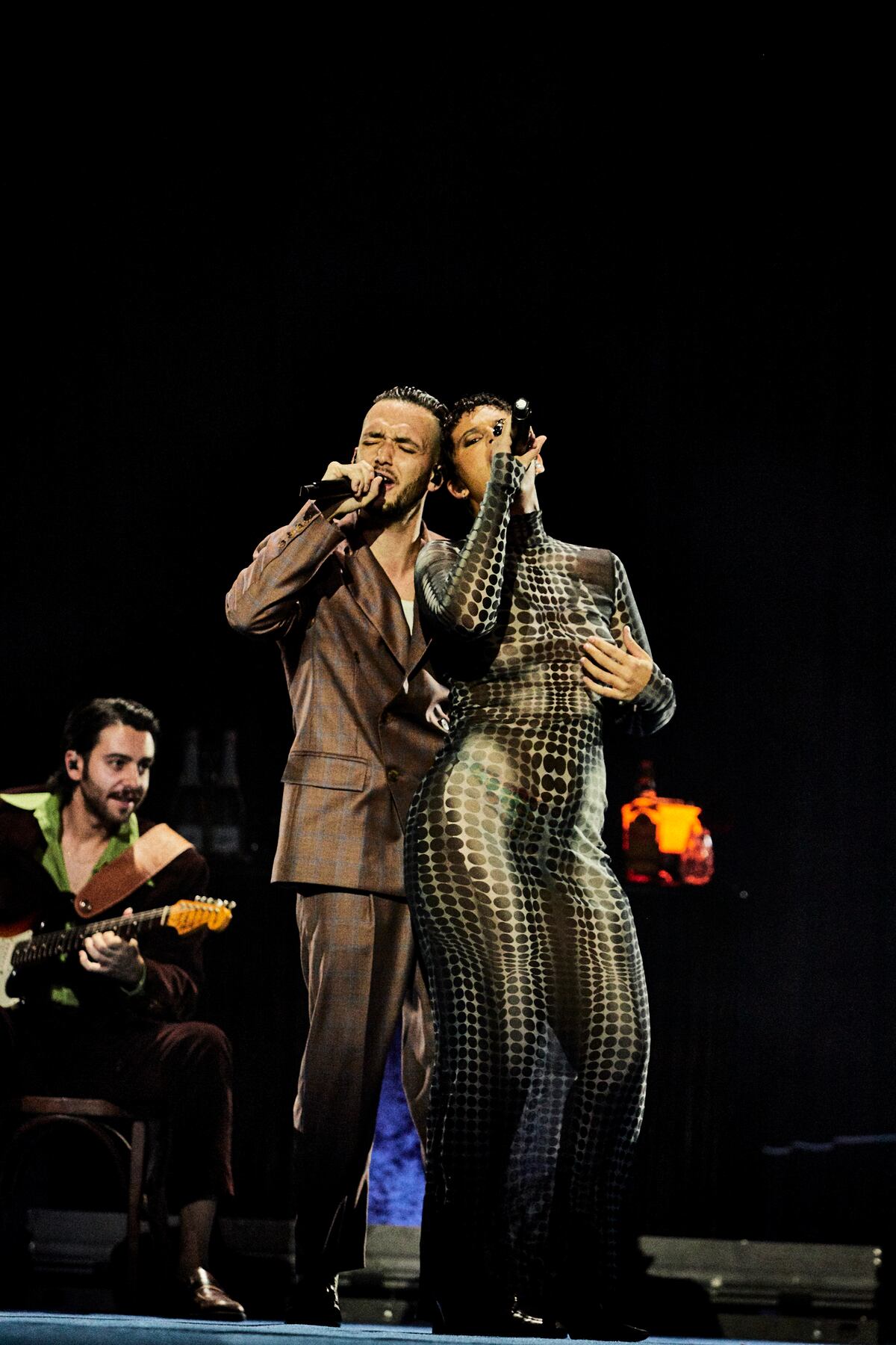 C. Tangana y Nathy Peluso, cachondos. (Gentileza @totopons)