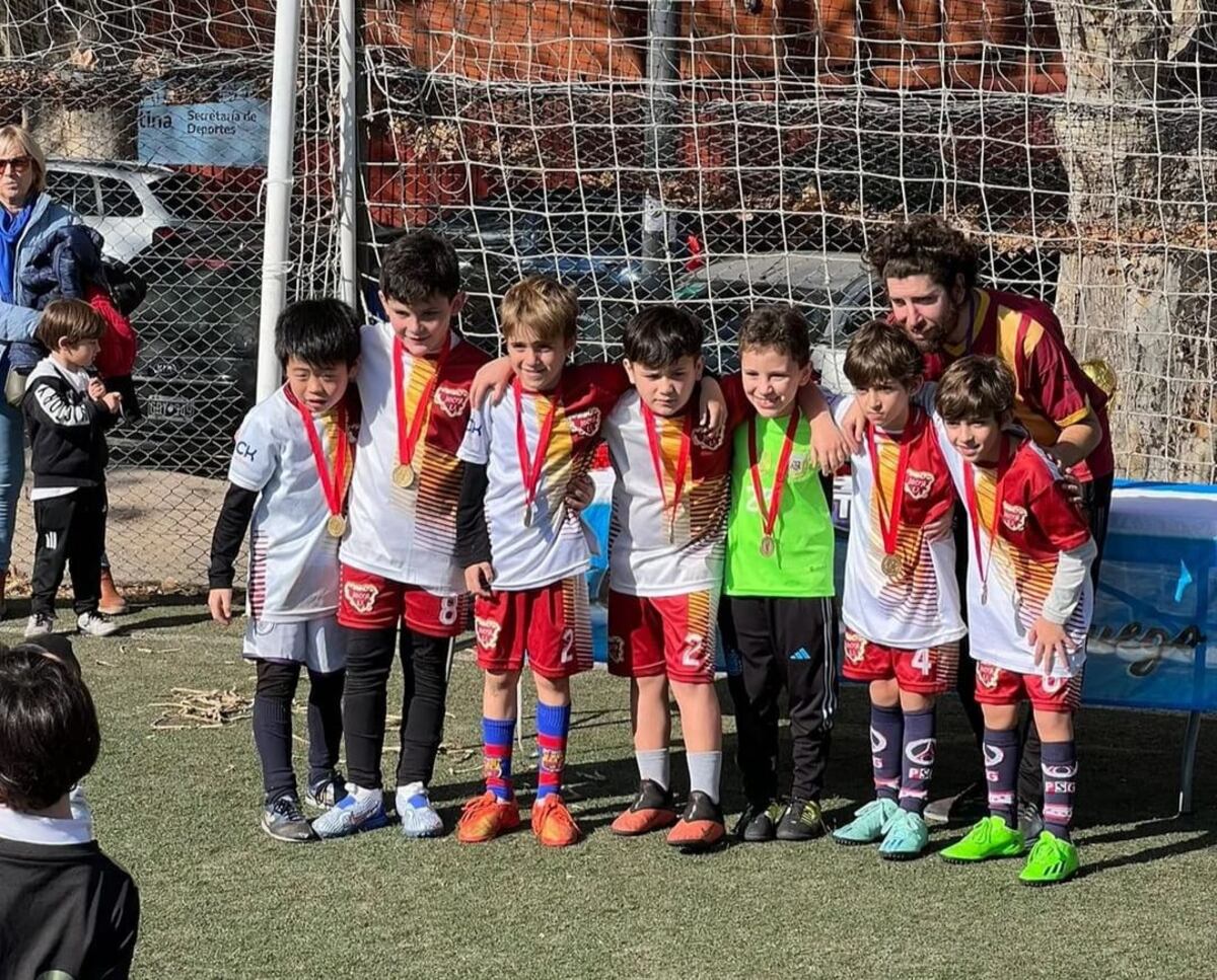 Jugar y divertirse. Jugadores de Docta celebran luego de participar en un torneo. (Gentileza: Docta. E.D.)