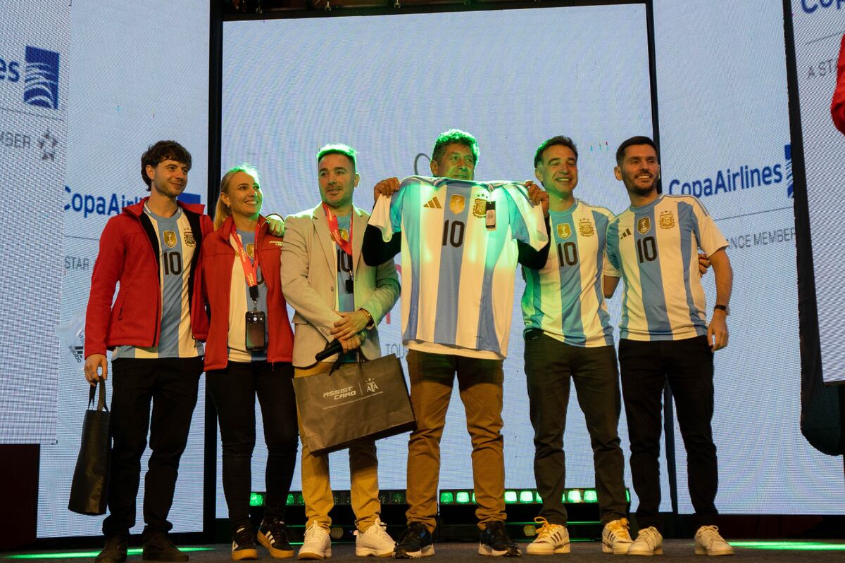 Se presentó “Paquetes Mundial FIFA 2026”, con la participación del campeón del mundo Ubaldo “Pato” Fillol.