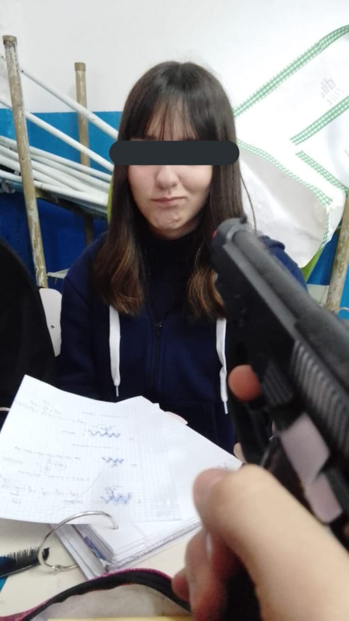 Adolescente llevó un arma de juguete a un colegio de Florencio Varela
