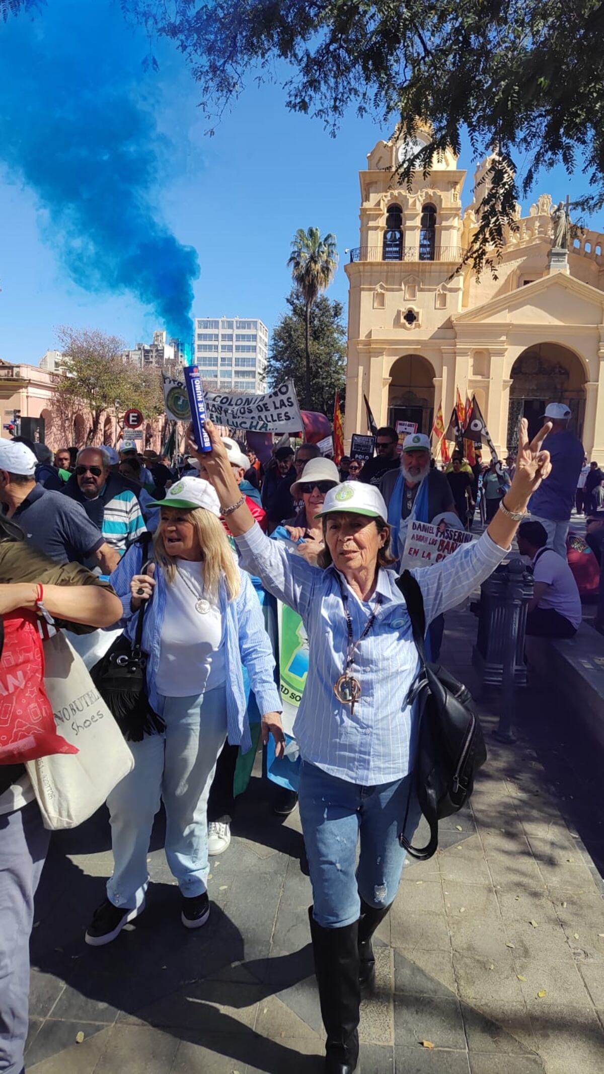 Marta en la ronda de jubilados en la Plaza San Martín. (Gentileza)