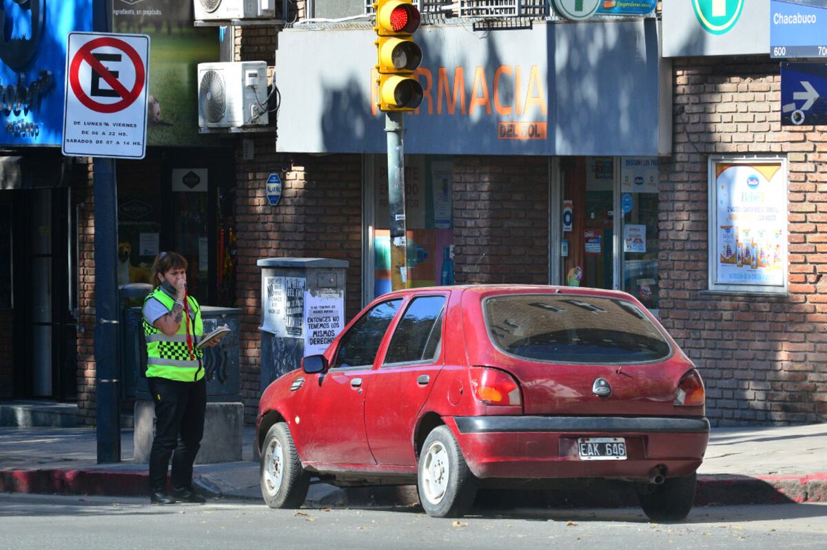 Preocupa al municipio los autos mal estacionados (José Hernández)