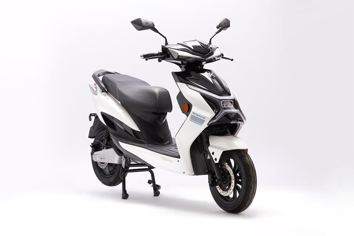 El Re Race es un scooter eléctrico con capacidad para dos personas.
