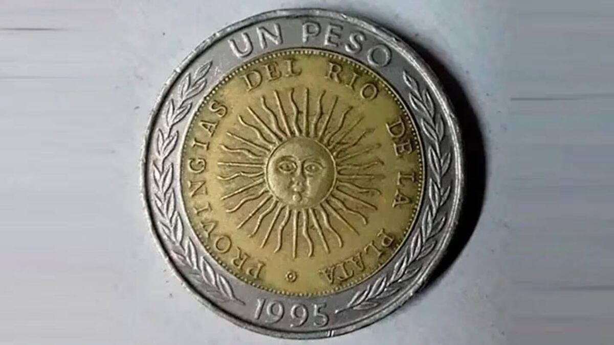 Las monedas de 1 peso por las que pagan un dineral y que tienen un error de ortografía.