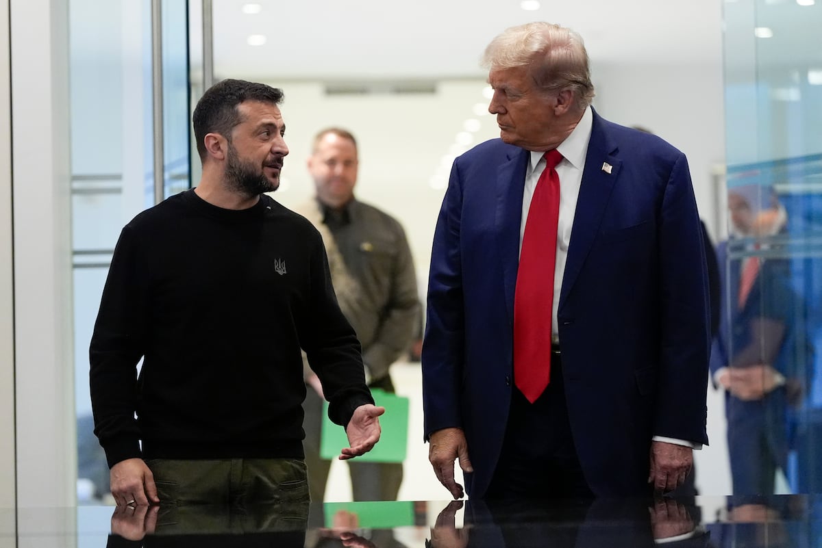 El presidente Donald Trump se reúne con su homólogo ucraniano Volodymyr Zelenskyy en la Torre Trump, el 27 de septiembre de 2024, en Nueva York. (AP Foto/Julia Demaree Nikhinson, Archivo)