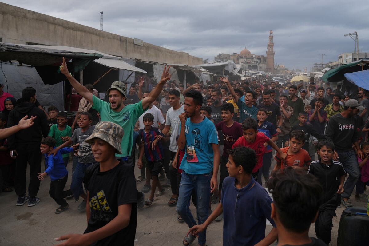 En Gaza, festejos luego del acuerdo de paz entre Israel y Hamas. (AP)