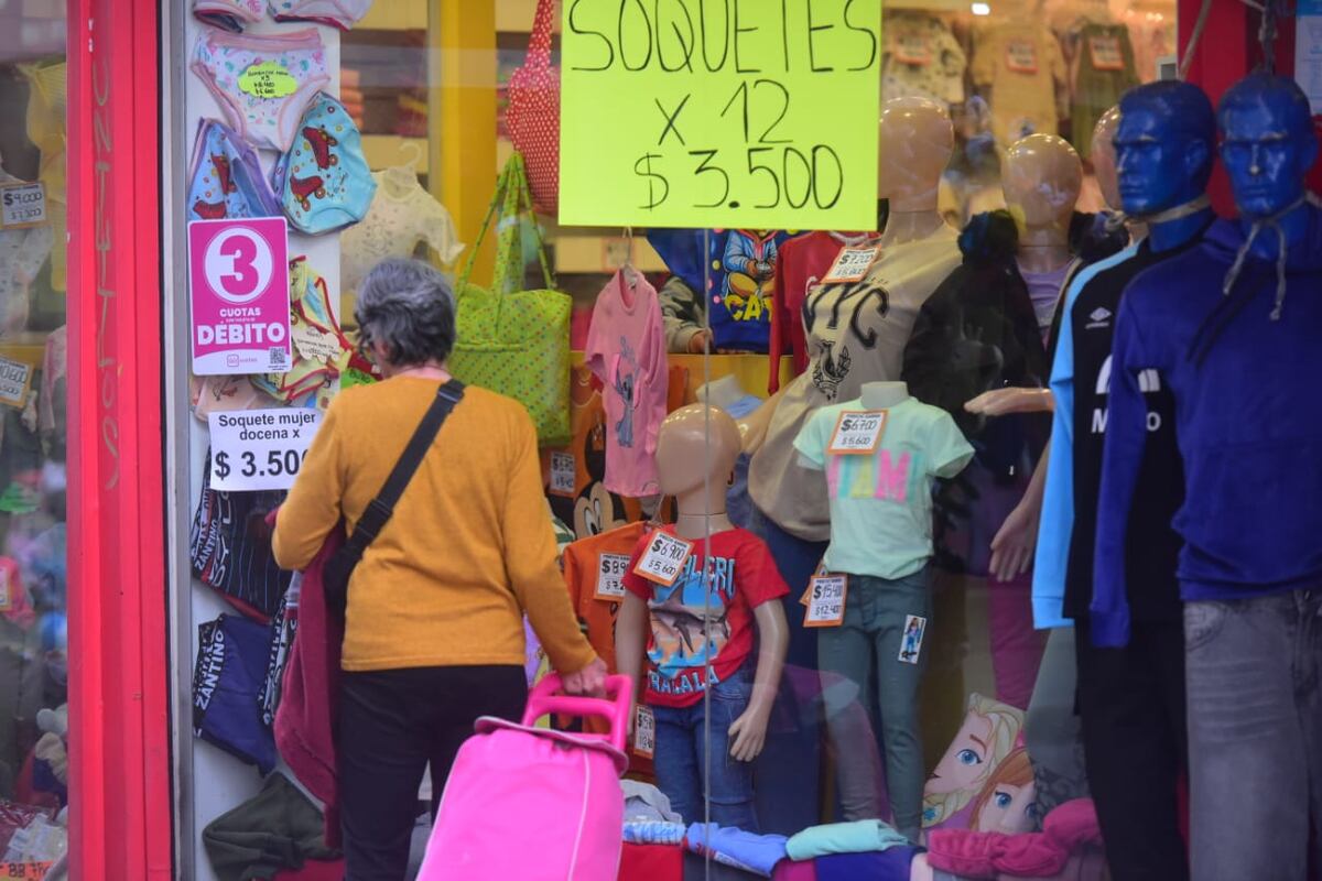 Los comercios en Córdoba esperan repuntar las ventas para el Día de la Niñez. (José Gabriel Hernández / La Voz)
