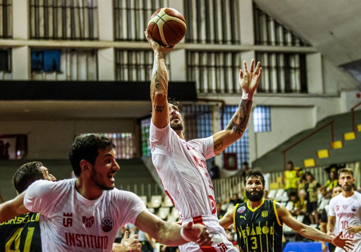 Peñarol de Uruguay, rival del miércoles en el Sandrín, fue el oponente más duro de Instituto en la BCL. (Fiba)