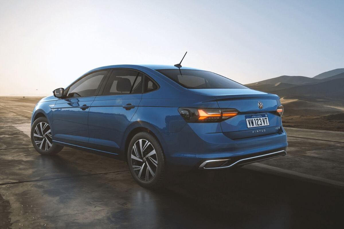 El amplio sedán ahora cuenta con tres opciones mecánicas: 1.5 de 110 CV y caja manual, 1.0 turbo de 101 CV (170 TSI) y caja automática, y 1.4 turbo de 150 CV (250 TSI) y caja automática.