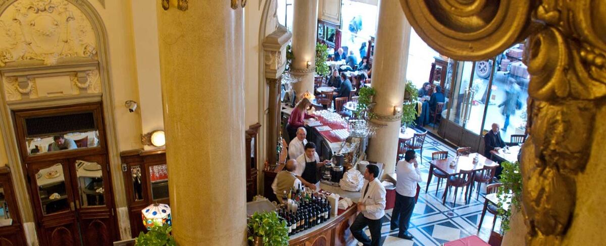 Cuánto cuesta merendar hoy en el histórico Café Las Violetas: precios de noviembre 2025