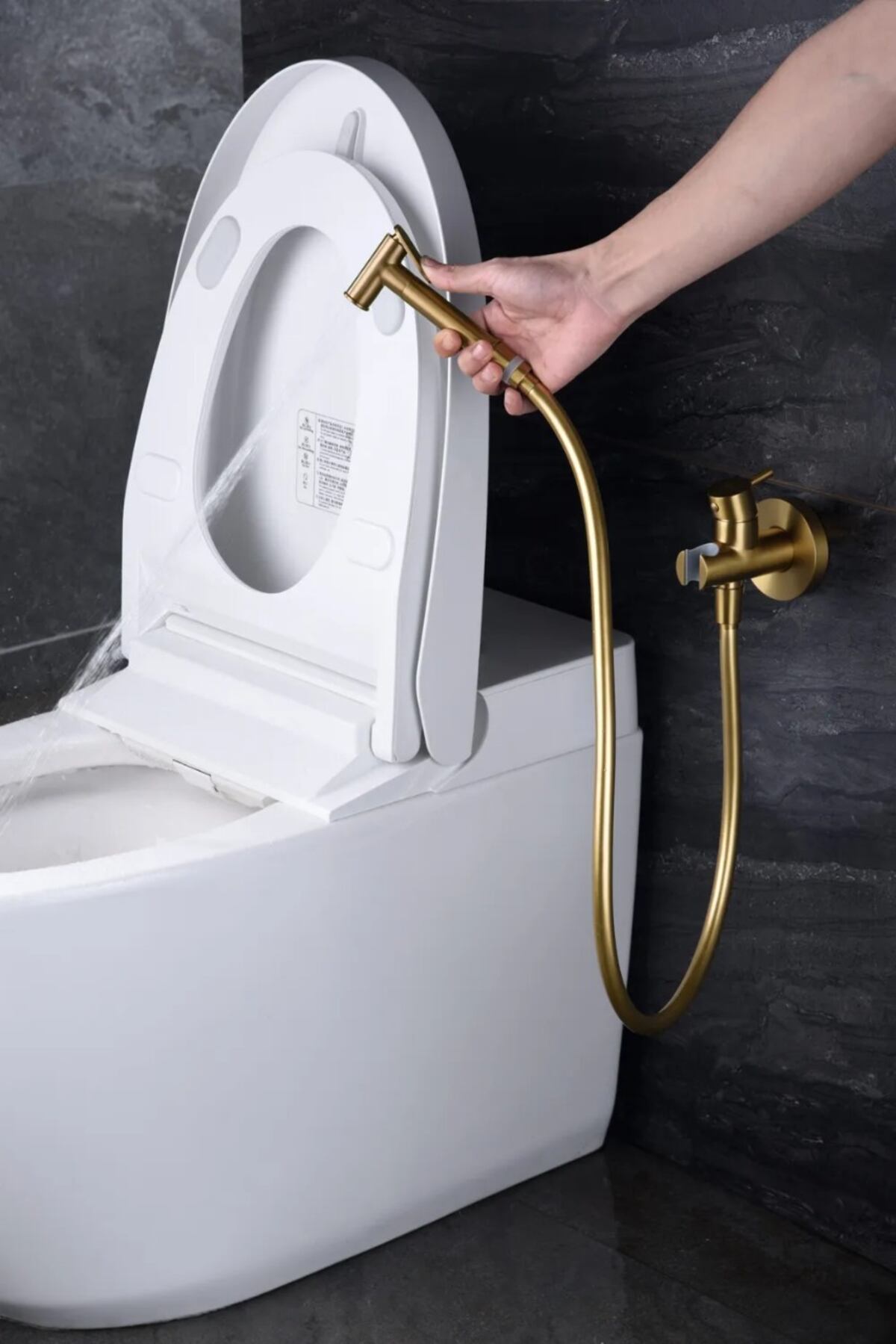 Decile chau al bidet: la elegante tendencia que transforma los baños modernos en 2025