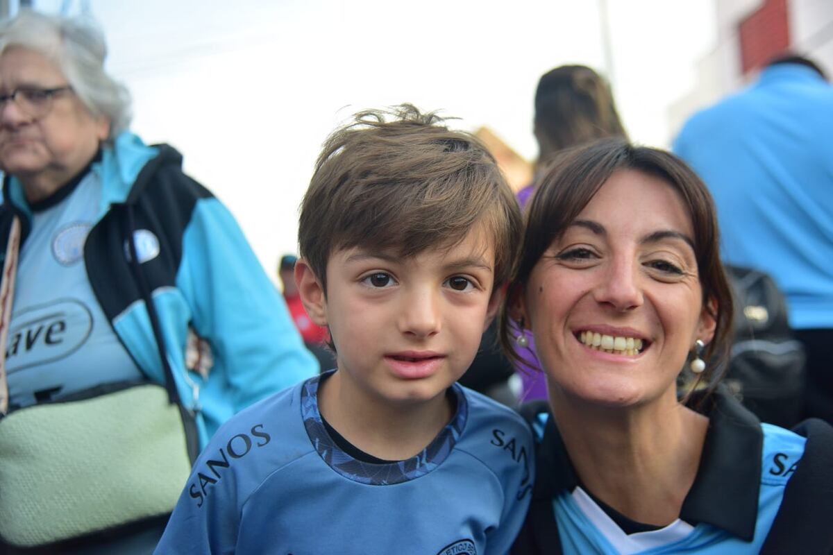 Cara 'e Cancha de Belgrano en la previa del partido con Racing en el Gigante de Alberdi. (Javier Ferreyra / La Voz)
