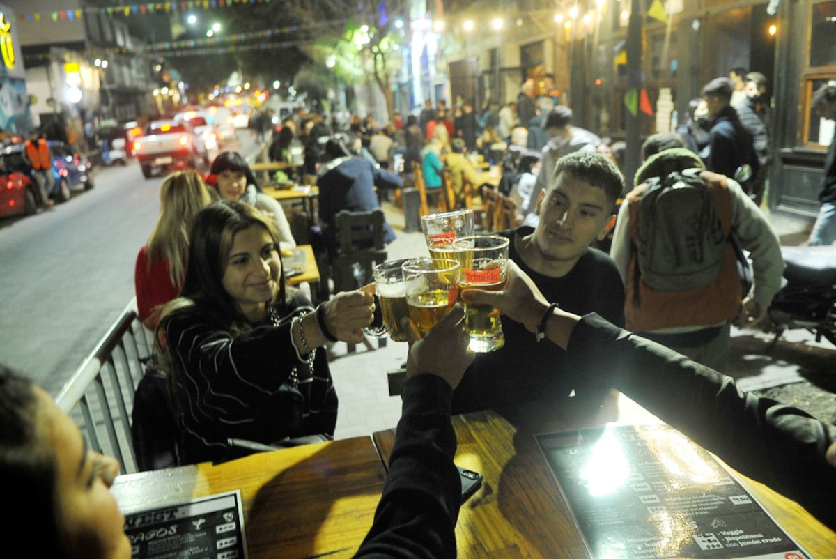 Festejos: un día en el que solemos buscar la compañía. (Javier Ferreyra /La Voz) 
