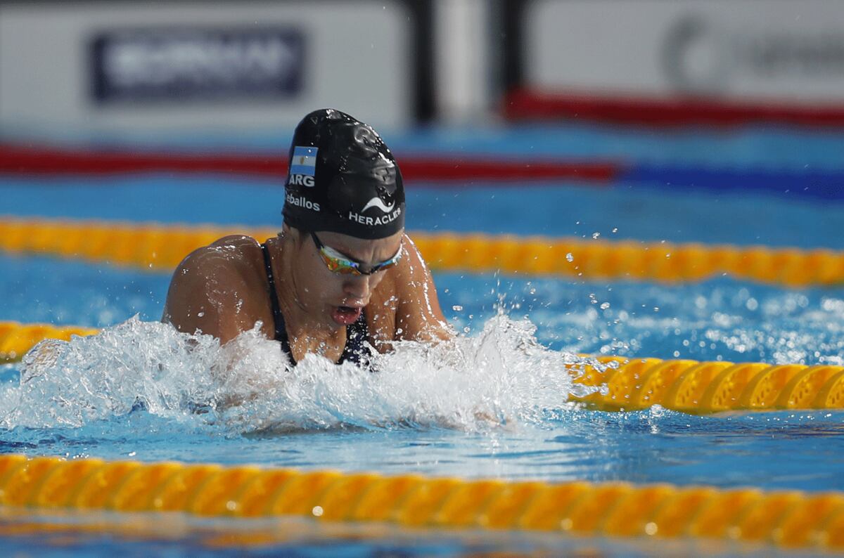 Macarena Ceballos accedió a la final de los 100 metros pecho en Santiago 2023. (Dragomir Yancovic/Santiago 2023 vía Photosport)