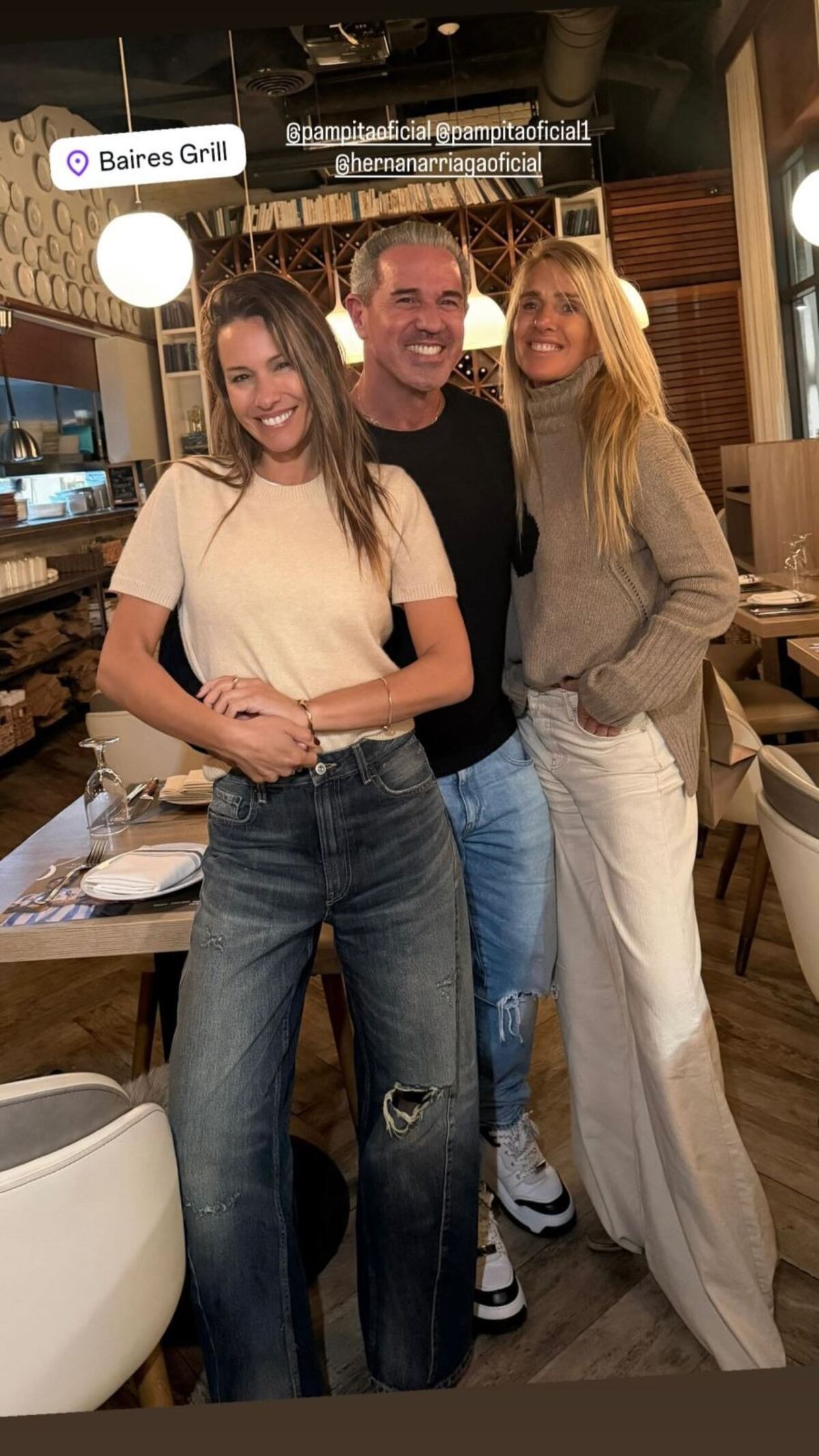 Pampita impone el wide leg reversionado: el jean que marca tendencia para 2026