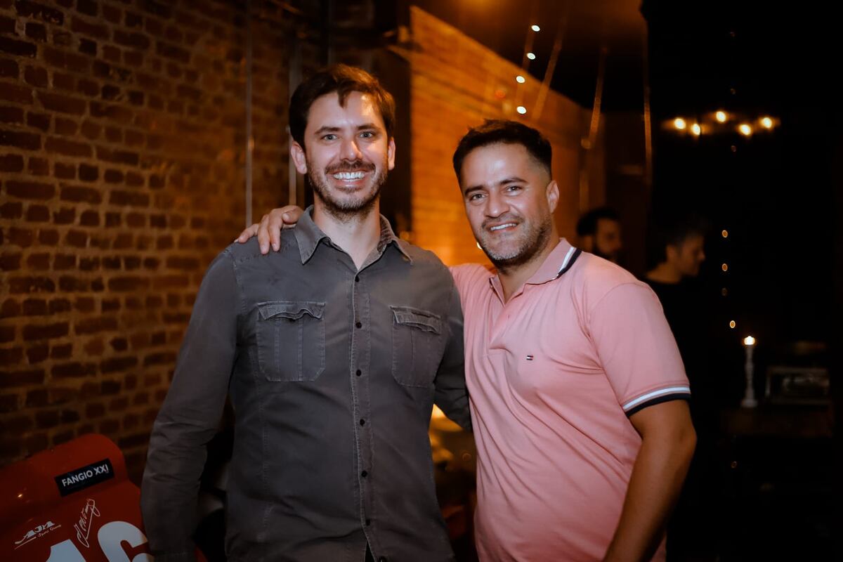 Federico García y Facundo Arias, los socios en el "taller-gastronómico" en Río Cuarto. (Gentileza El Galpón)