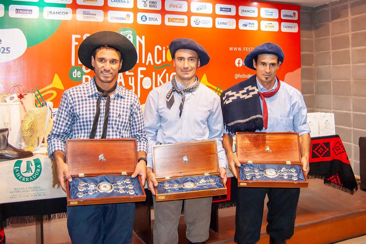 Luis Antonio Prátula (Bastos con Encimera Lisa), Alfredo Ramos (Gurupa Surera) y Romario Arce Ferreyra (Crina Limpia).