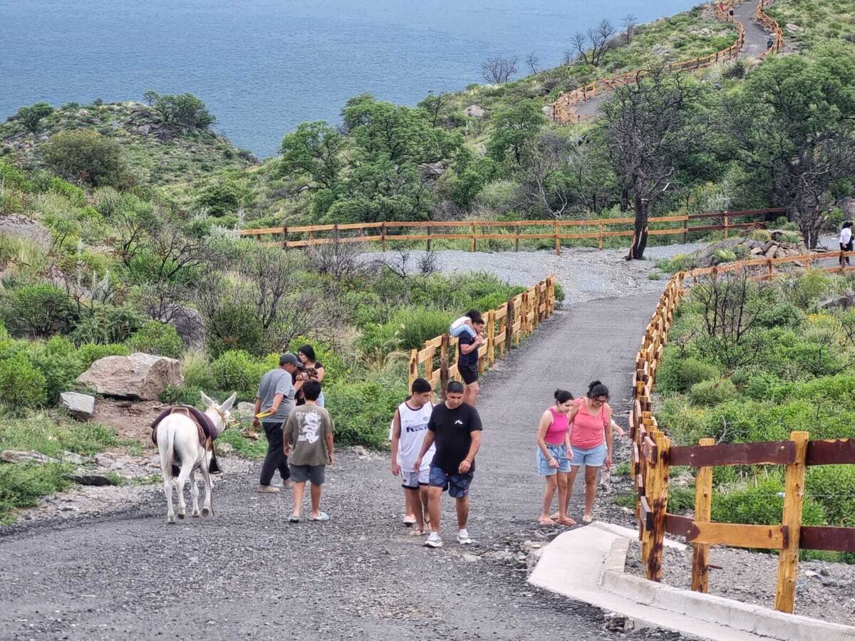 Reabrieron el camino de los túneles de Taninga.