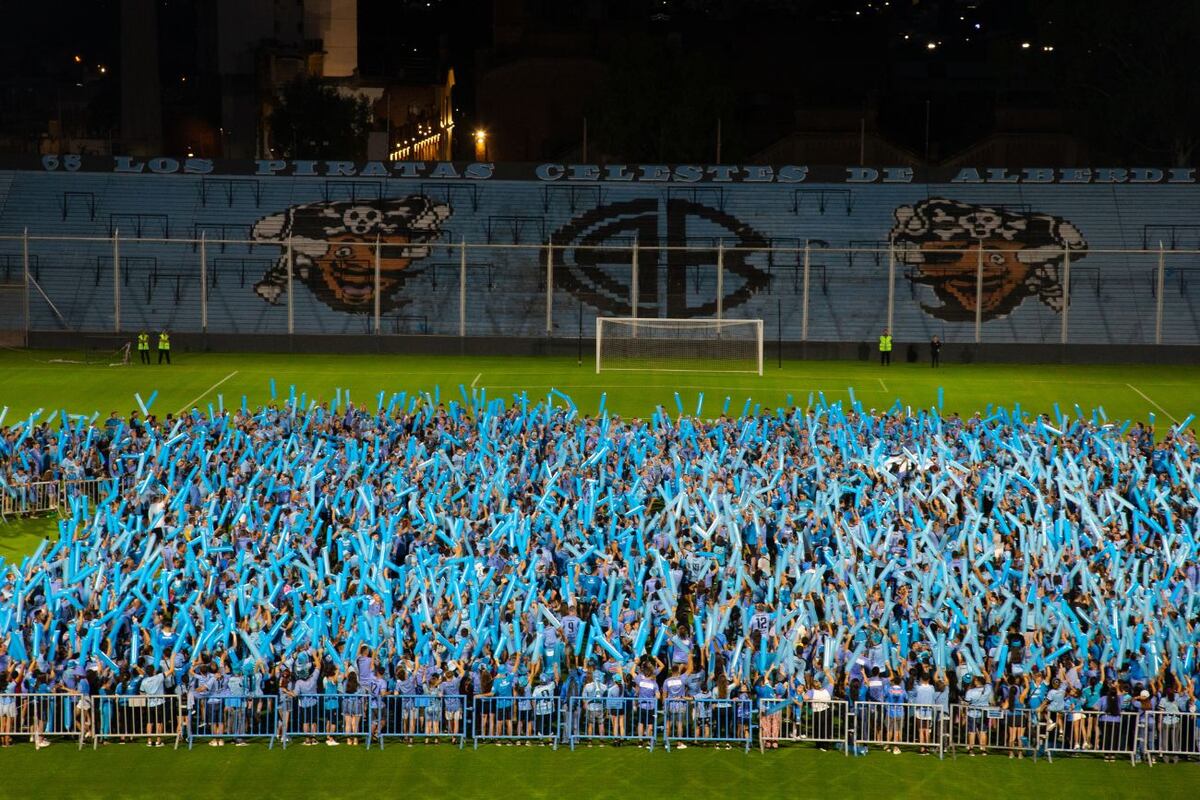Belgrano busca llegar al récord Guiness con la camiseta más grande del mundo