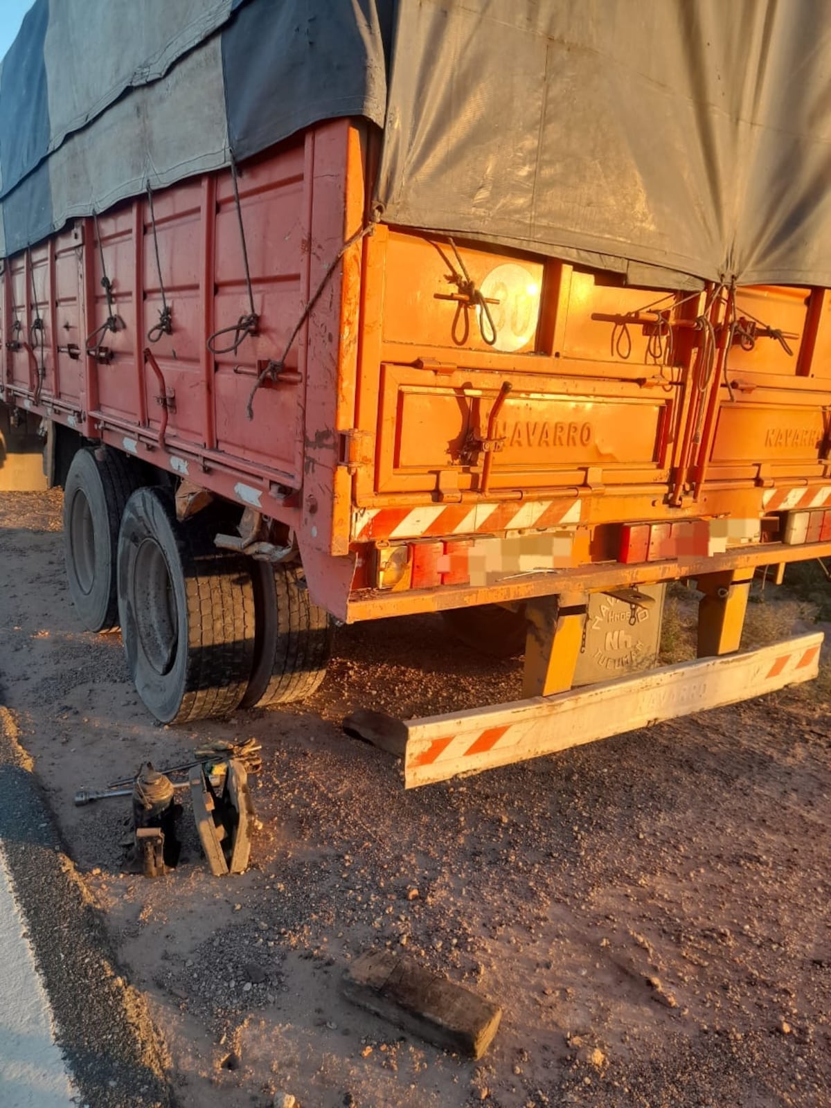 Ruta 60: choque entre dos camiones por alcance y un chofer dio positivo en alcoholemia.