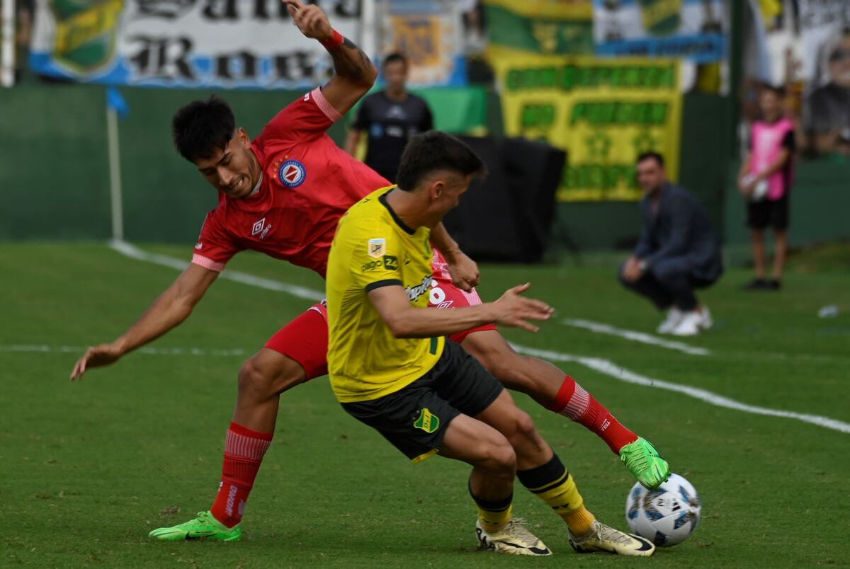 Defensa y Justicia y Argentinos Juniors se enfrentaron por los cuartos de final de la Copa de la Liga Profesional. (Fotobaires)