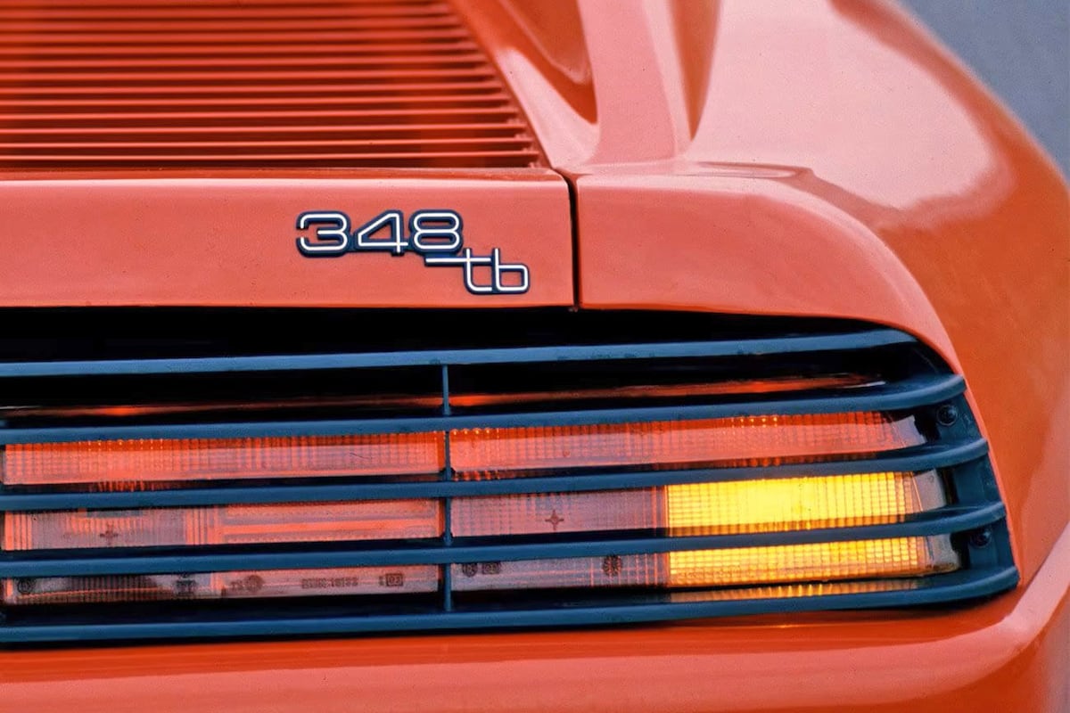 Un exponente como el Ferrari 348 será parte de la exposición.