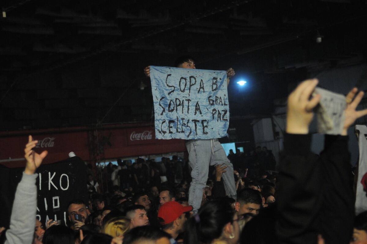 El diálogo entre público y artista, un plus en el Sargento Cabral. (Javier Ferreyra/La Voz).