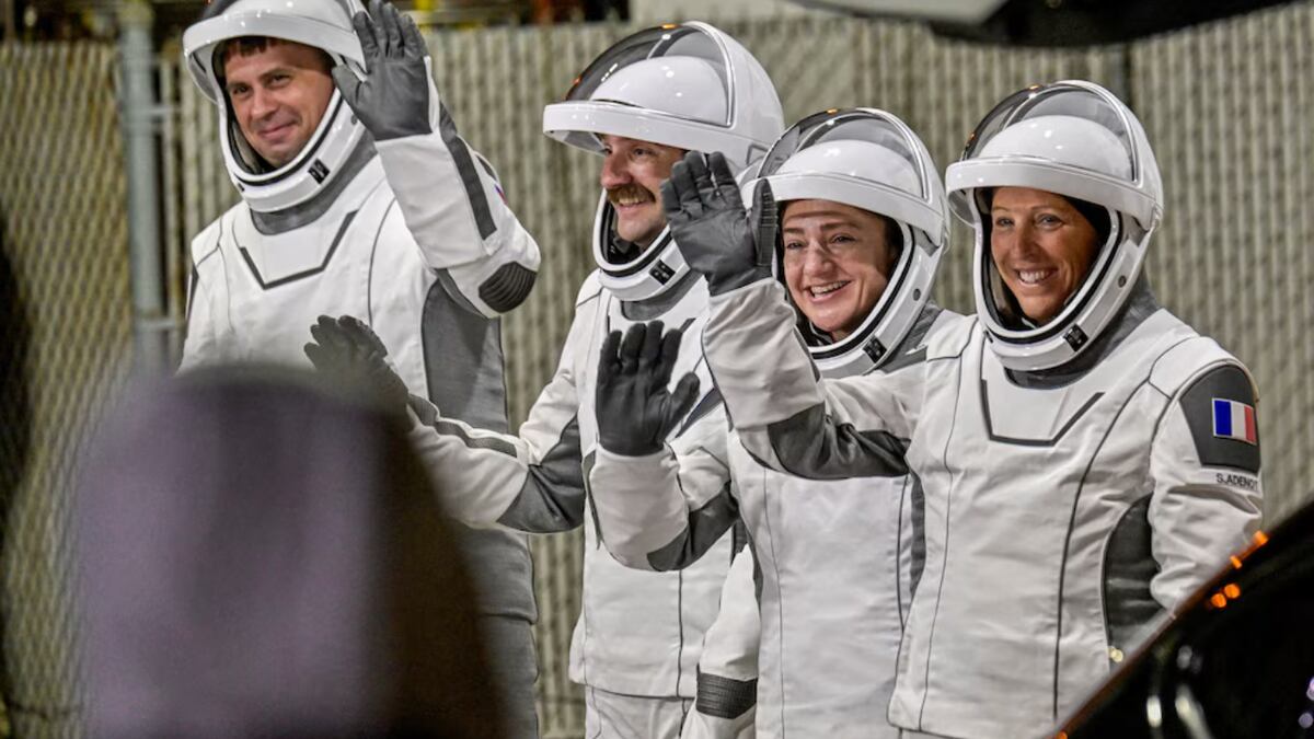 Los estadounidenses Jessica Meir y Jack Hathaway, la francesa Sophie Adenot y el ruso Andrey Fedyaev reemplazarán a los astronautas que debieron terminar su misión por razones médicas.