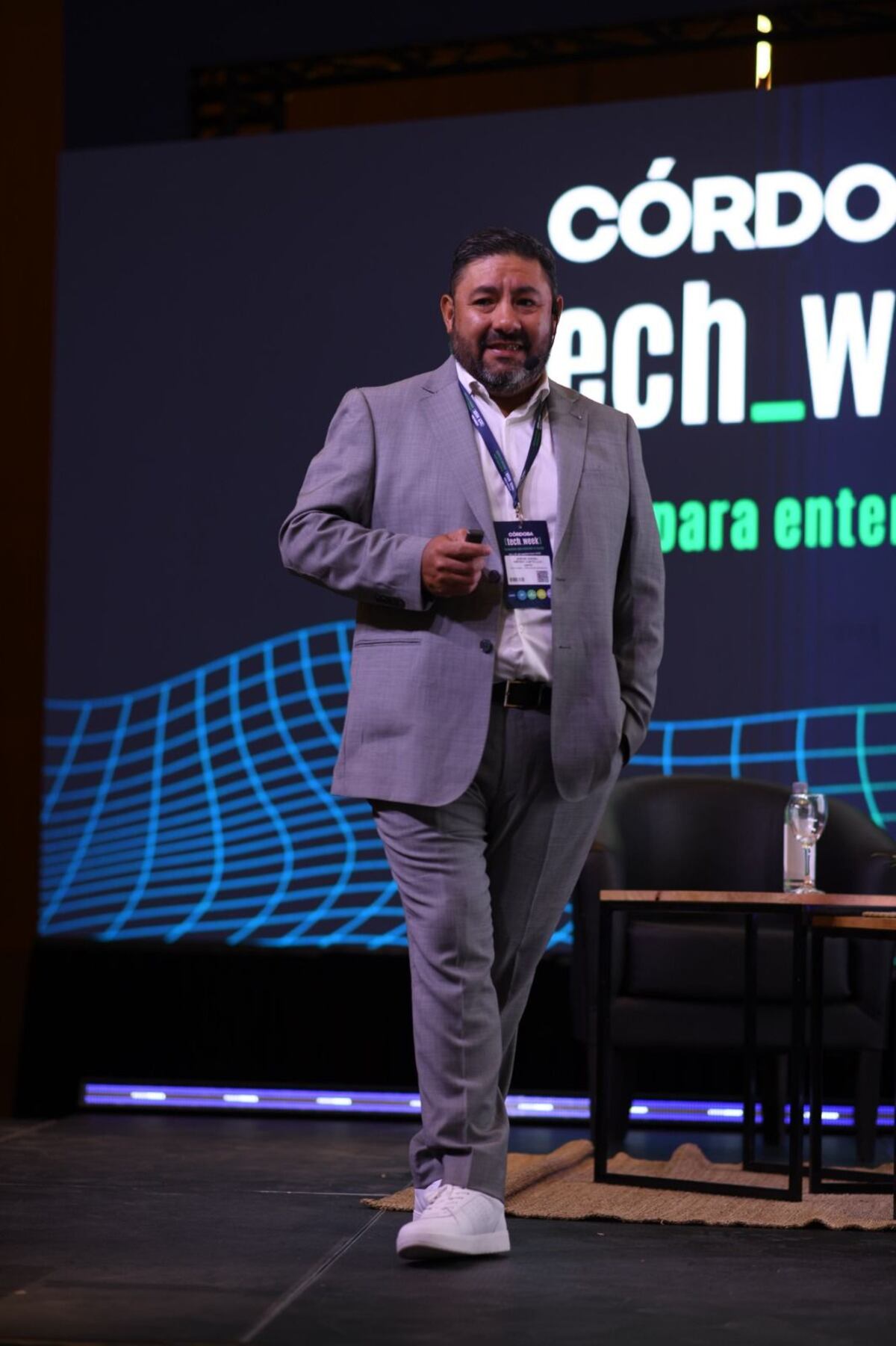 Jorge Nieves, director de Innovación de la tecnológica cordobesa Vortex, exponiendo en Córdoba Tech Week. (Gentileza Córdoba Clúster)