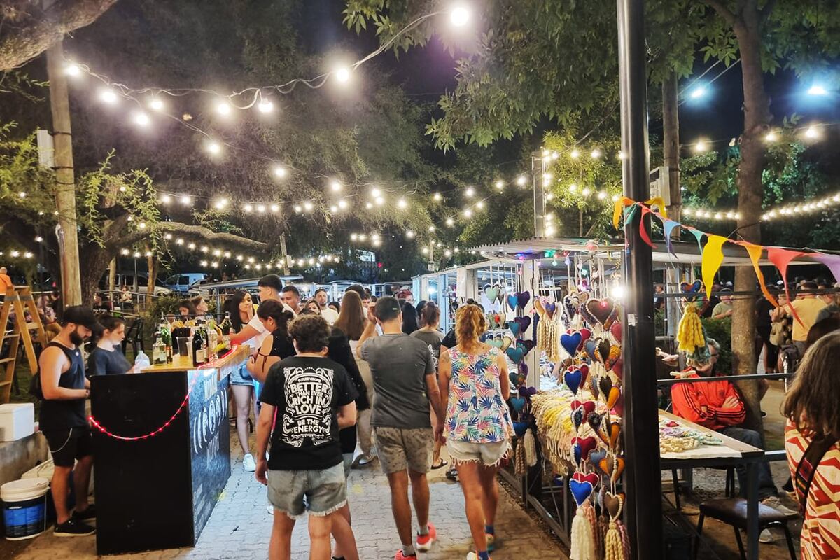 Mina Clavero: la feria de artesanos, otra muestra del alto movimiento del "finde" XXL. (La Voz)