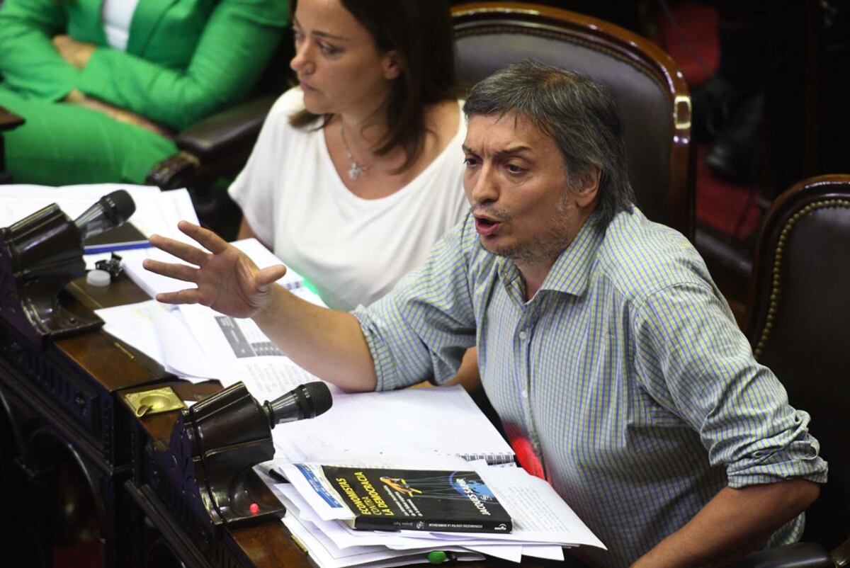 El dirigente Máximo Kirchner al renunciar a la presidencia del bloque de diputados nacionales del Frente de Todos en discrepancia con "la estrategia utilizada" por el Gobierno nacional "y los resultados obtenidos" en la negociación para llegar a un acuerdo con el FMI por la deuda externa. (Télam/ Archivo)