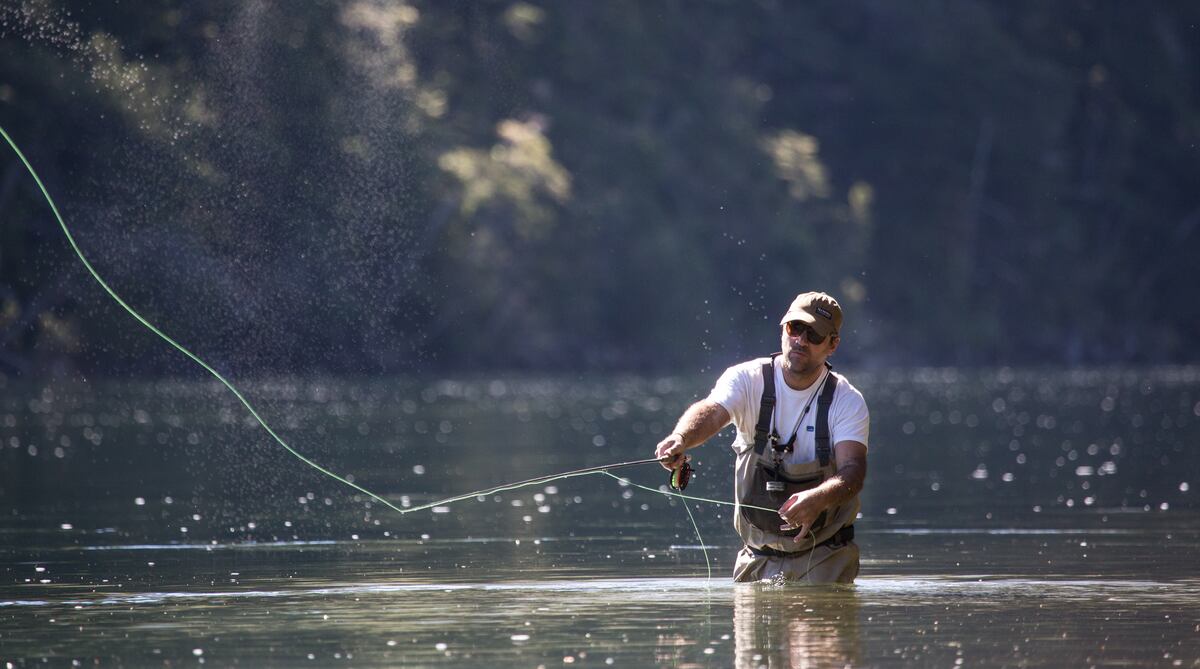 Los lagos, ríos, lagunas, arroyos y vertientes de la región son un escenario privilegiado para la pesca deportiva y la pesca con mosca.