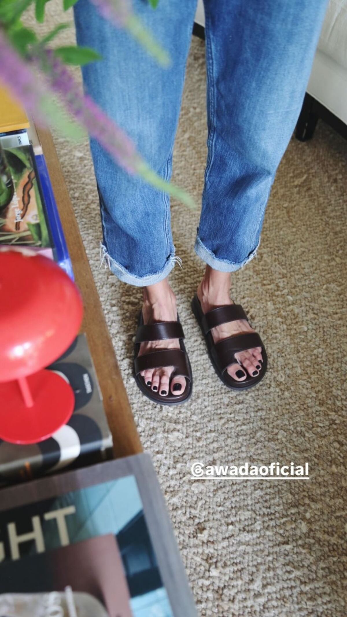Juliana Awada impone el “Chunky Flat”, la tendencia robusta que marca el verano 2026