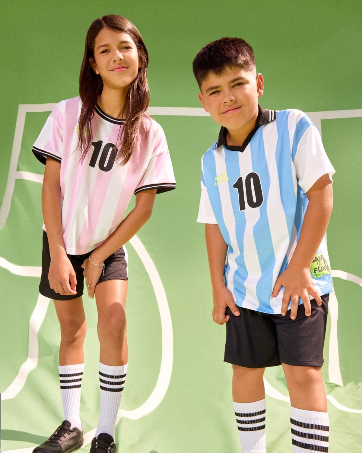 Victoria y Giovanni, los hijos de Leandro Paredes y Camila Galante, debutaron como modelos.