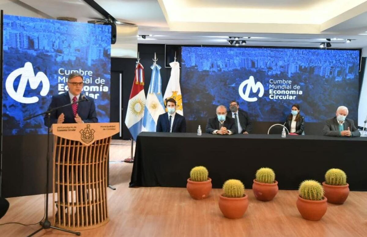 El anuncio de Llaryora. (Municipalidad)